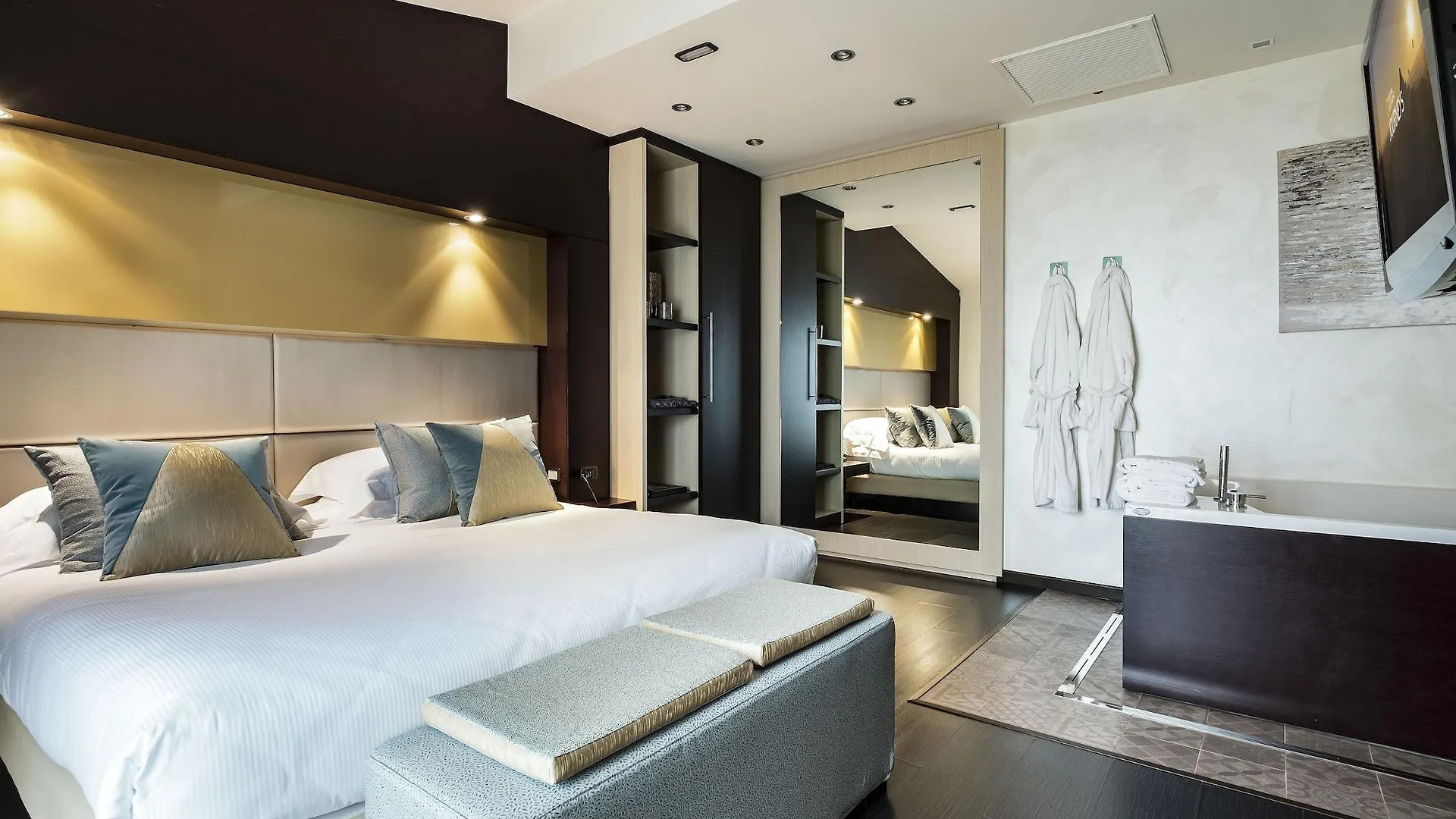 Winter Garden Hotel Bergamo Airport Грассоббьо 4*,